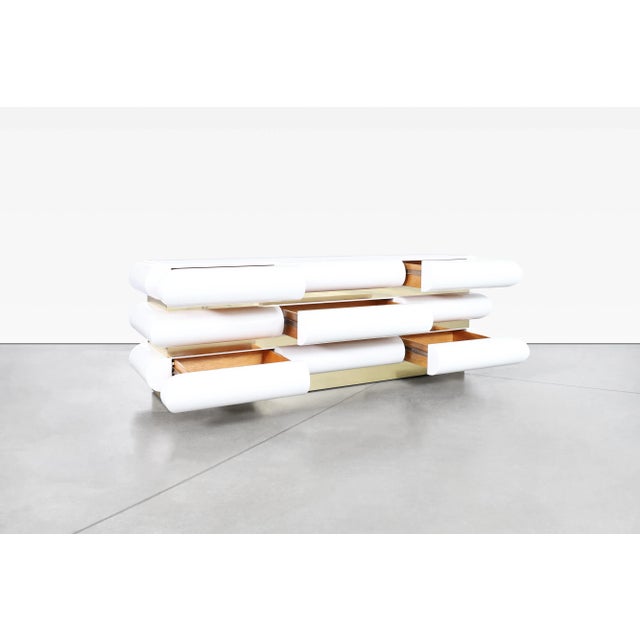 Vintage Italian Postmodern White Lacquer and Brass Dresser, 1980s For Sale - Image 9 of 11