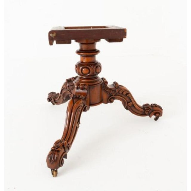 Victorian Centre Table in Walnut, 1860 For Sale - Image 6 of 7