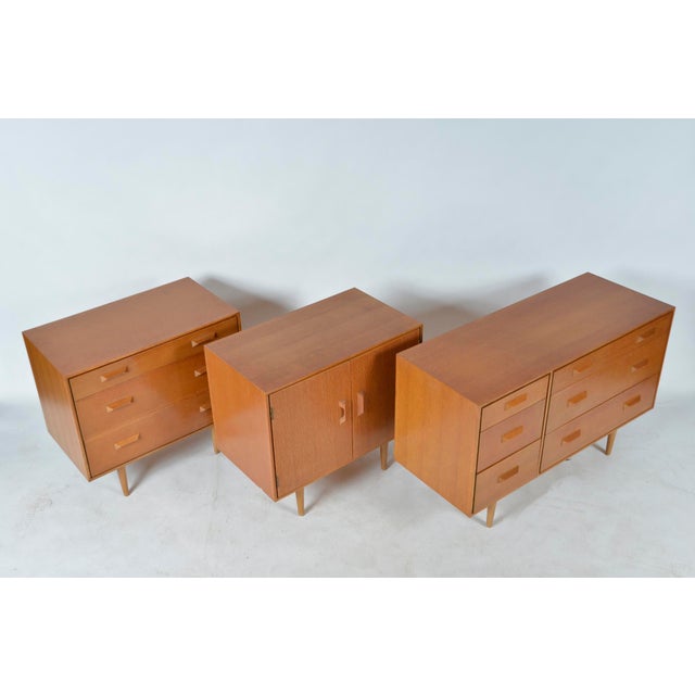 Concorde Range Chest of Drawers in Oak and Beech by John & Sylvia Reid for Stag, 1960s For Sale - Image 14 of 18