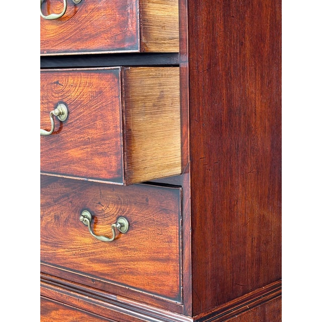 Brown 18th Century George III Mahogany Chest on Chest, 1780 For Sale - Image 8 of 12