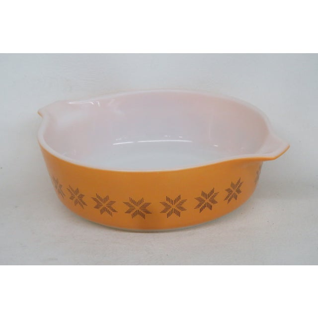 Mid-Century Modern Pyrex Town and Country 471 Casserole Dish 1 Pt Milk Glass 1960s Ovenware 4507b For Sale - Image 3 of 12