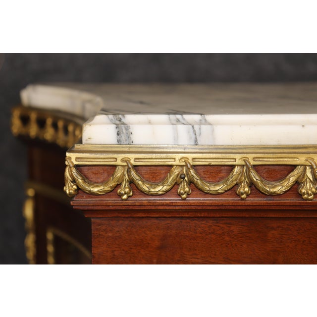 French Louis XVI Style Ormolu Mounted Marble Top Vitrine by Francois Alix For Sale - Image 16 of 17