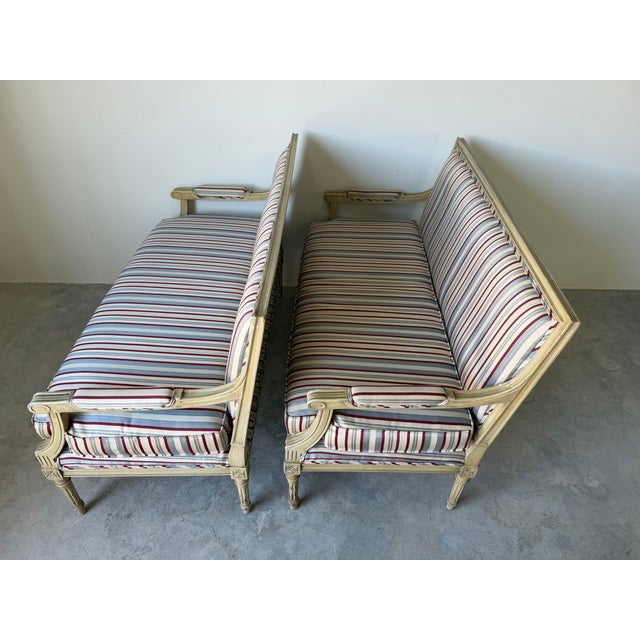 Vintage French Neoclassical Louis XV Style Striped Upholstery Settees – Pair For Sale In Miami - Image 6 of 17