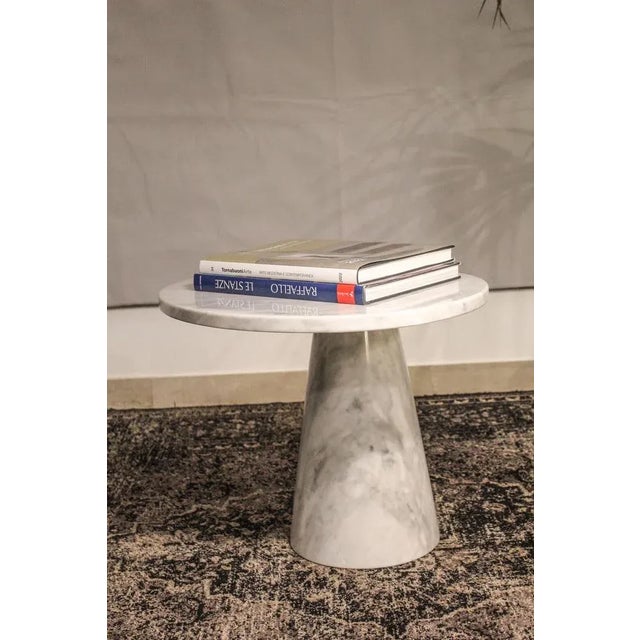 Angelo Mangiarotti style coffee table in Italian whithe Carrara marble. Part of the Eros series, Italy in the 1970s.