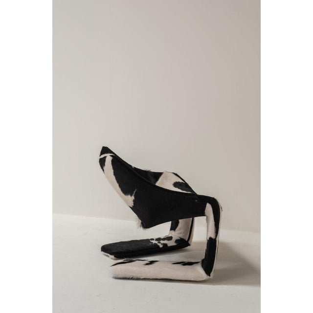 Zen Lounge Chair in Cowhide attributed to Kwok Hoi Chan for Steiner, 1970s For Sale - Image 11 of 14