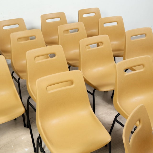 Vintage Chairs from Grosfillex, 1960s, Set of 15 For Sale - Image 5 of 18