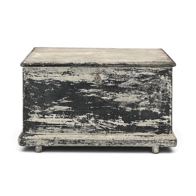 Early 19th Century Rustic Swedish Painted Trunk ~ Blanket Chest ~ Coffee Table For Sale - Image 4 of 18