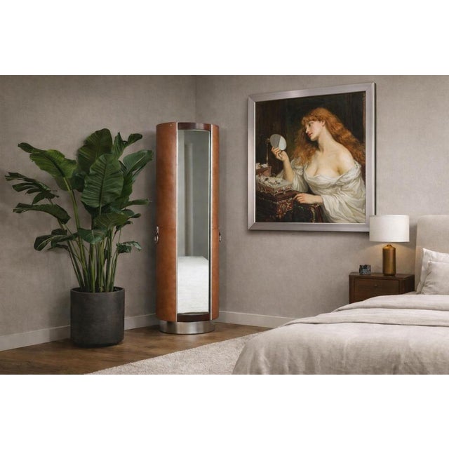 This ia a 1970s original piece and a real statement of design – a functional icon. Introducing the Tucroma 360º swivel...