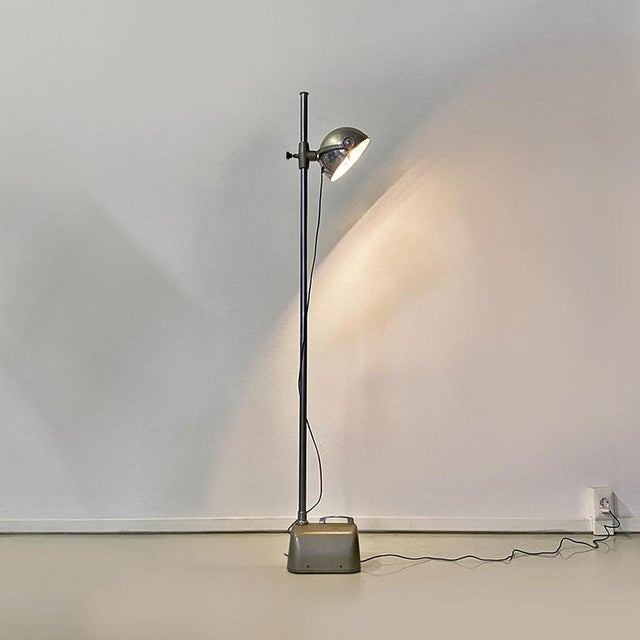 Bauhaus German Floor Lamp in Metal and Steel from Hanau, 1930s For Sale - Image 3 of 18