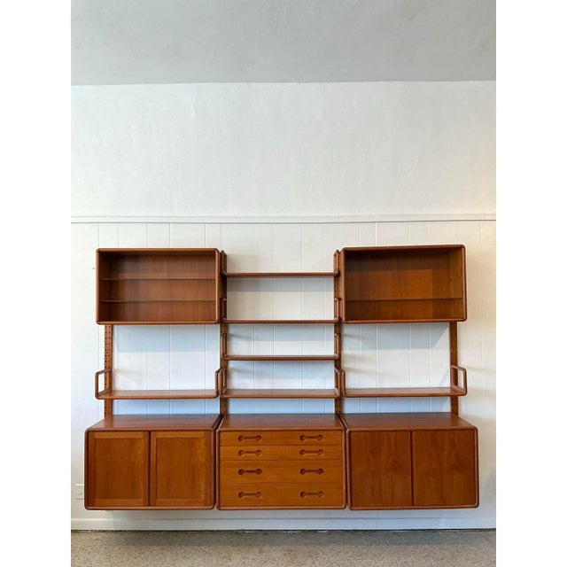 Mid-Century Modern Vintage MCM Poul Cadovius 3 Bay Teak Wall System For Sale - Image 3 of 10