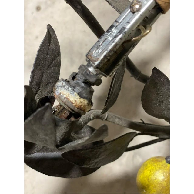 Mid-Century Modern 1950s Tole Painted Lemons Wall Sconces Solid Brass 4 Light For Sale - Image 3 of 6