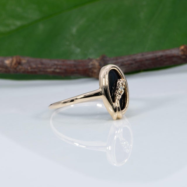 Metal Black Onyx Estate Ring With Earth-Mined Diamond Accent in Solid 10k Gold, Oval, Size 6 For Sale - Image 7 of 9