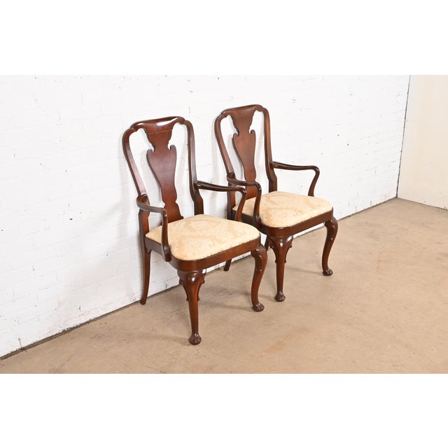 Queen Anne Baker Furniture Historic Charleston Queen Anne Carved Mahogany Dining Armchairs, Pair For Sale - Image 3 of 12