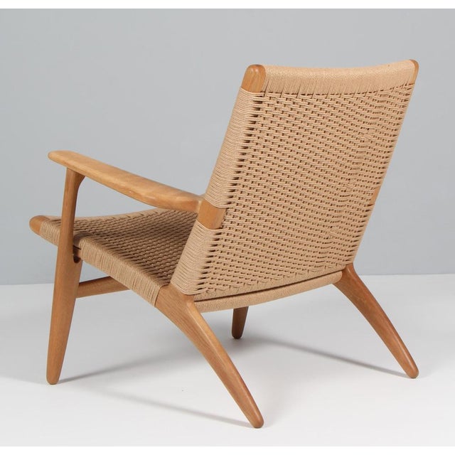 CH-25 Lounge Chair in Oak attributed to Hans J. Wegner for Carl Hansen & Søn, 1950s For Sale - Image 6 of 8