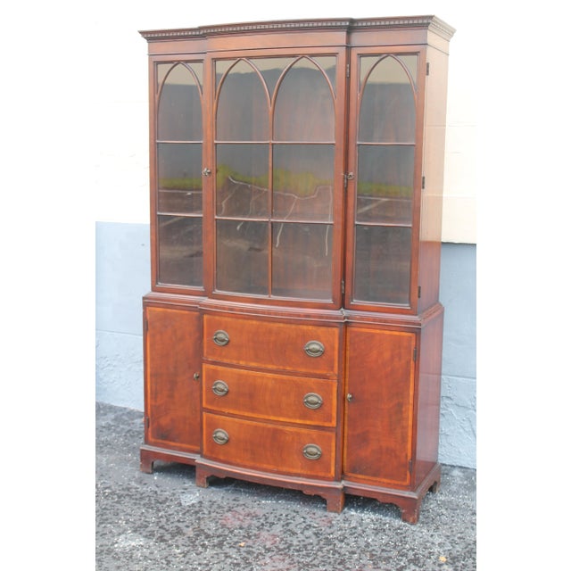 1940s Traditional Style Tall Mahogany China / Display Cabinet For Sale - Image 4 of 12