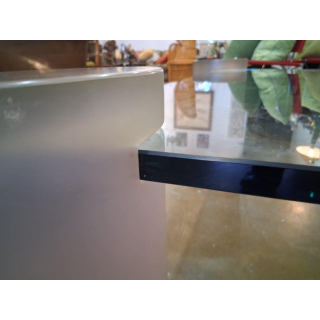 Mid Century Post Modern Lucite & Glass Top Coffee Table Attributed to Karl Springer For Sale In Phoenix - Image 6 of 9