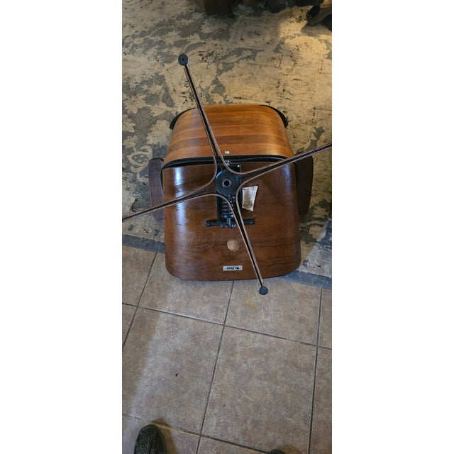 Wood 1960s Rare Early George Mulhauser for Plycraft "Mr. Chair" & Ottoman | Original Badge & Label | Sculptural Walnut Shell For Sale - Image 7 of 10