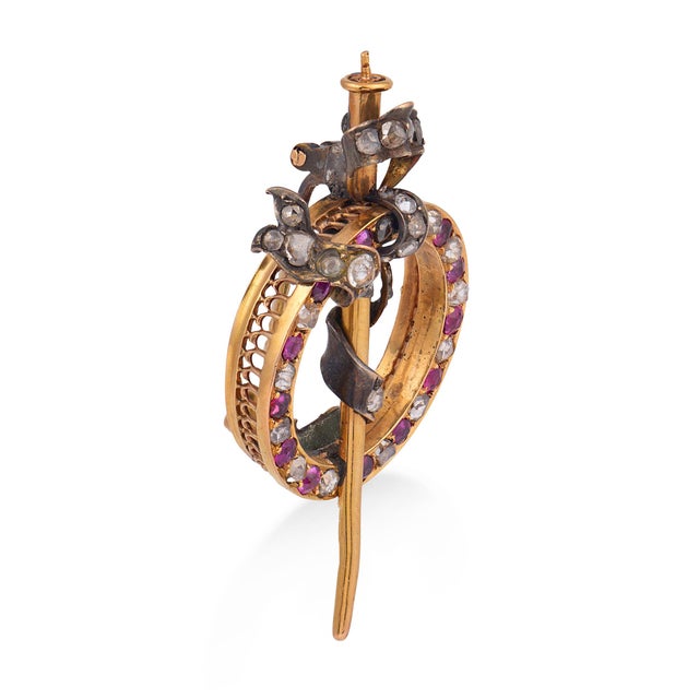Victorian 1900-1909 Victorian Diamond Ruby 18k Yellow Gold Brooch For Sale - Image 3 of 5