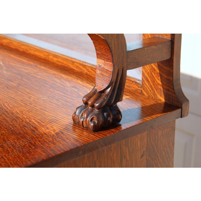 Brown Antique Victorian Quarter-Sawn Tiger Oak Buffet Sideboard With Beveled Mirror and Lion Paw Feet on Casters For Sale - Image 8 of 18