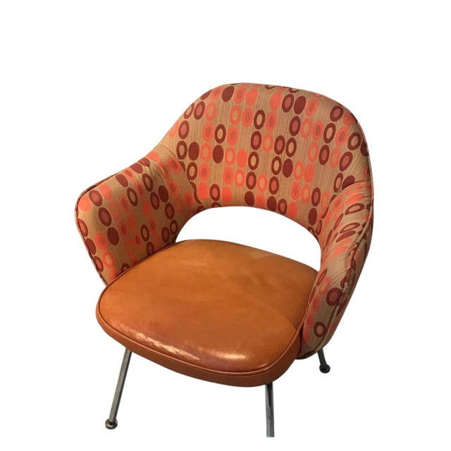 Knoll Knoll Saddle Leather & Upholstered Fabric Saarinen Executive Chairs- Set of 4 For Sale - Image 4 of 12