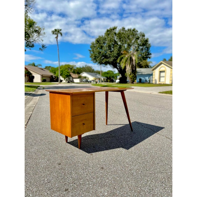 Mid-Century Modern Mid Century Modern Maple Writing Desk | by Paul McCobb for Winchendon Planner Group Furniture For Sale - Image 3 of 12
