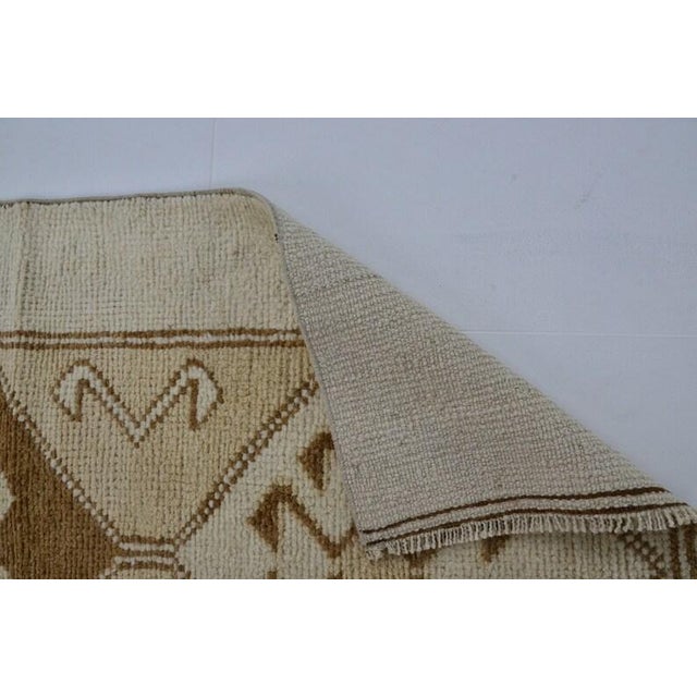 1950s Anatolian Wool Neutral Geometric Runner For Sale - Image 10 of 10