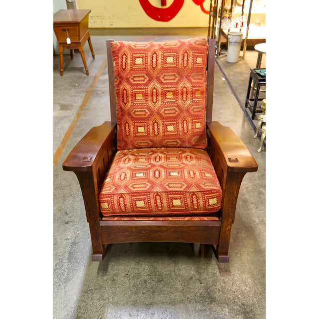 Sharing elements of the Bow Arm Morris and Gus chairs, this cozy rocker combines iconic Mission style and plush comfort....