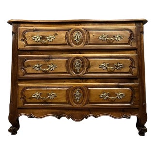 Louis XV Curved Lyon Chest of Drawers in Walnut For Sale
