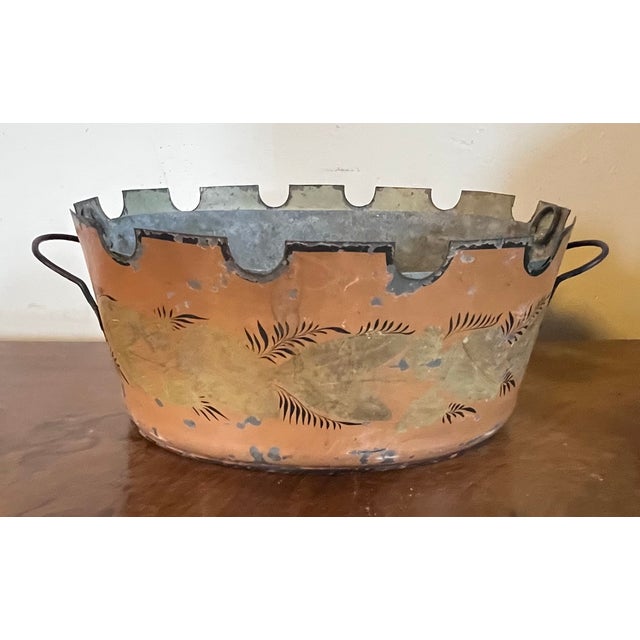 Metal Antique Early 19th Century French Empire Tole Monteiths or Cachepot Jardinieres With a Garland of Gold Leaves on a Salmon Ground - A Pair For Sale - Image 7 of 17