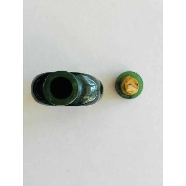 Nephrite Jade Snuff Bottle – Spinach Green With Jade Stopper For Sale - Image 4 of 7