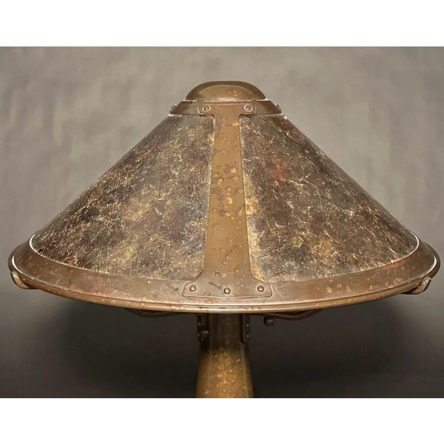 Arts & Crafts Late 20th Century Mica Lamp Co. Copper And Mica Lamp For Sale - Image 3 of 7