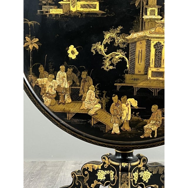 19th Century Japanese Folding Table in Lacquered Wood with Gilt Decoration For Sale - Image 3 of 10