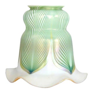 Early 20th Century American Quezal Art Nouveau Glass Green Pulled Feather Lamp Shade For Sale