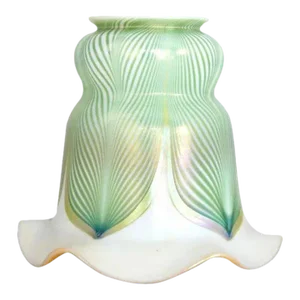 Early 20th Century American Quezal Art Nouveau Glass Green Pulled Feather Lamp Shade