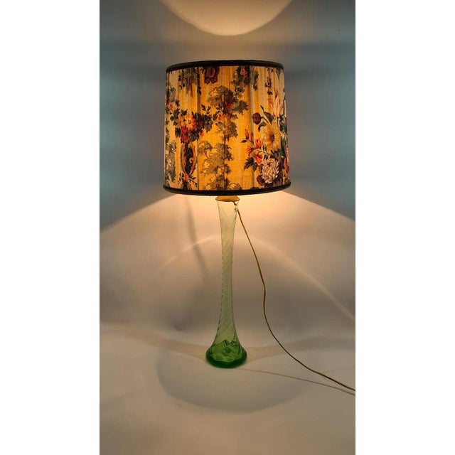 1930s Vintage Art Deco Table Lamp in Uranium Glass, 1930s For Sale - Image 5 of 14
