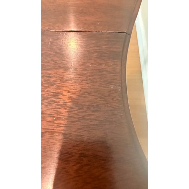 Wood Late 20th Century Kindel Winterthur Mahogany Drop-Leaf Pembroke Table With Drawer For Sale - Image 7 of 14