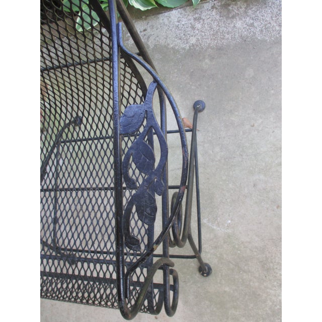 1950s Pair of Vintage Woodard Wrought Iron Bouncy Spring Arm Chairs Chantilly Rose Attributed For Sale - Image 5 of 7