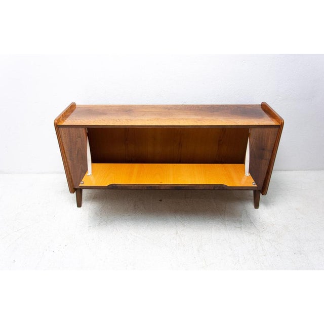 Mid-Century Modern Walnut Dressser attributed to František Jirák for Tatra, Czechoslovakia, 1960s For Sale - Image 3 of 18