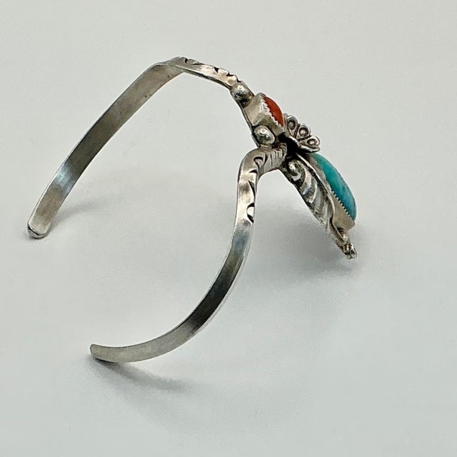 Turquoise 1950s Vintage Southwestern Navajo Turquoise, Coral & Sterling Cuff Bracelet For Sale - Image 8 of 11