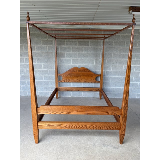 Description: Tom Seely Solid Oak Shaker Style Tester Poster Queen Bed Frame. High Quality Craftsmanship, Original Finish....