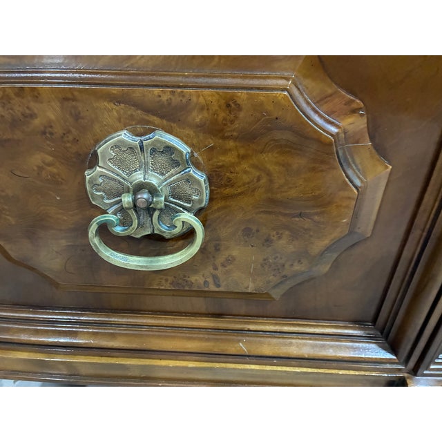 Vintage Italian Neoclassical Tuscan Style Burl Wood Nightstands - A Pair For Sale - Image 4 of 14