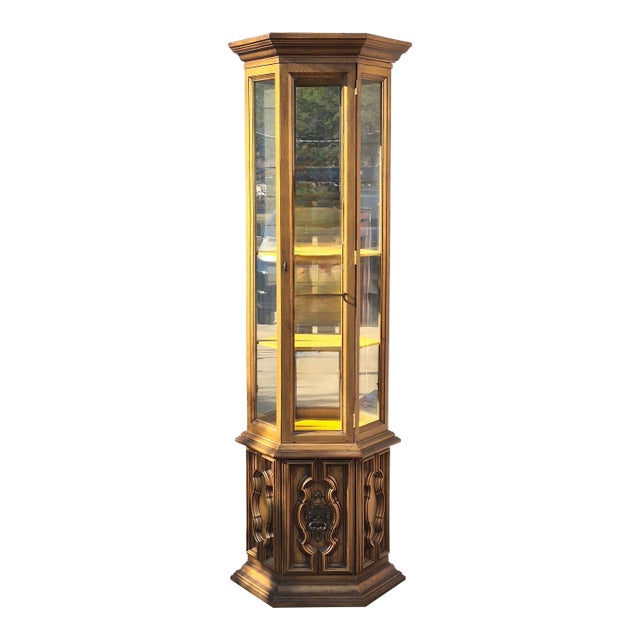 1960s Hollywood Regency Narrow Gold Mirrored Curio Display Cabinet For Sale