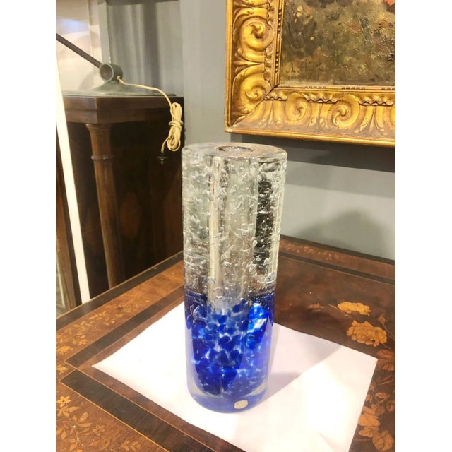 This Murano glass vase has the same workmanship as a "sommerso". The "sommerso" is an art form of Murano glass that has...