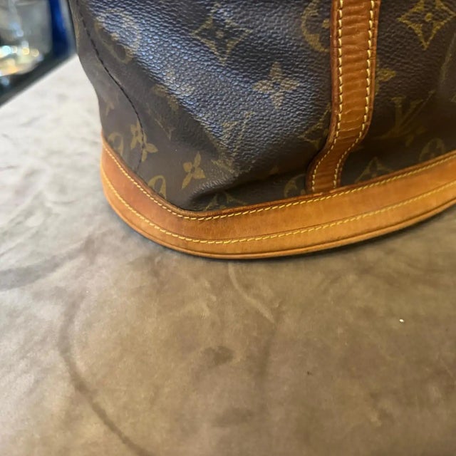 A 2006 Louis Vuitton Monogram Coated Canvas and Leather Bucket Gm Tote Bag For Sale - Image 13 of 14