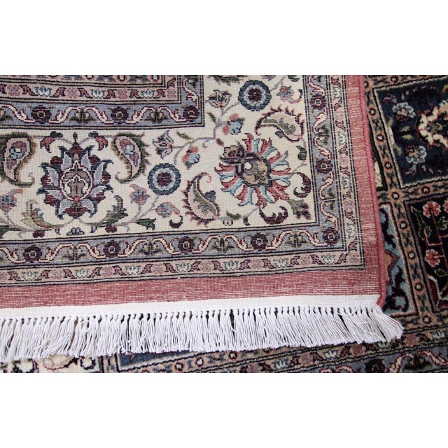 Vintage Hand-Knotted Rug in Wool For Sale - Image 11 of 12