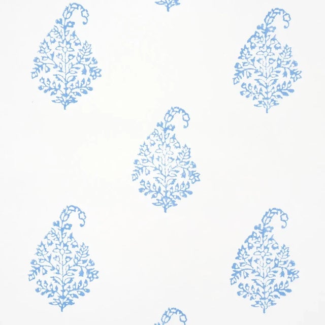 Traditional Schumacher Kerala Paisley II Wallpaper In Blue For Sale - Image 3 of 4
