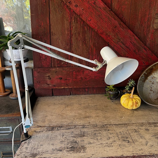 1980s Vintage White Adjustable Desk Lamp With Clamp Base & Spring Arm Industrial Style Lighting For Sale - Image 5 of 14