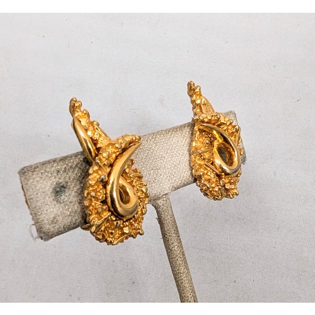 Metal Vintage 1960s Signed Boucher Modernist Goldtone Loop Clip Earrings-2 Pieces For Sale - Image 7 of 8