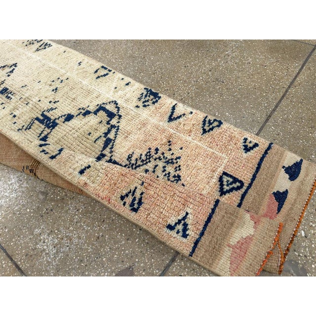 Galerie Shabab Collection Mid-20th Century Turkish Anatolian Runner For Sale - Image 9 of 10