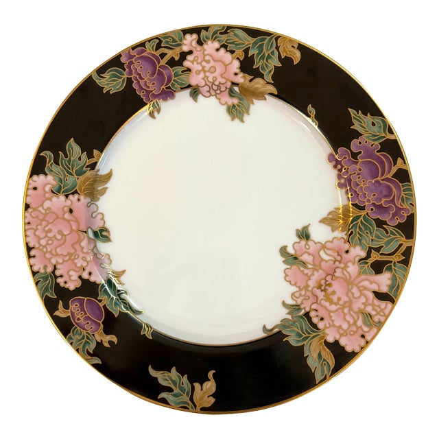 1990s Fitz and Floyd Cloisonné Peony Black Dinner Plate, White Center, Pink & Purple, Black Rim For Sale